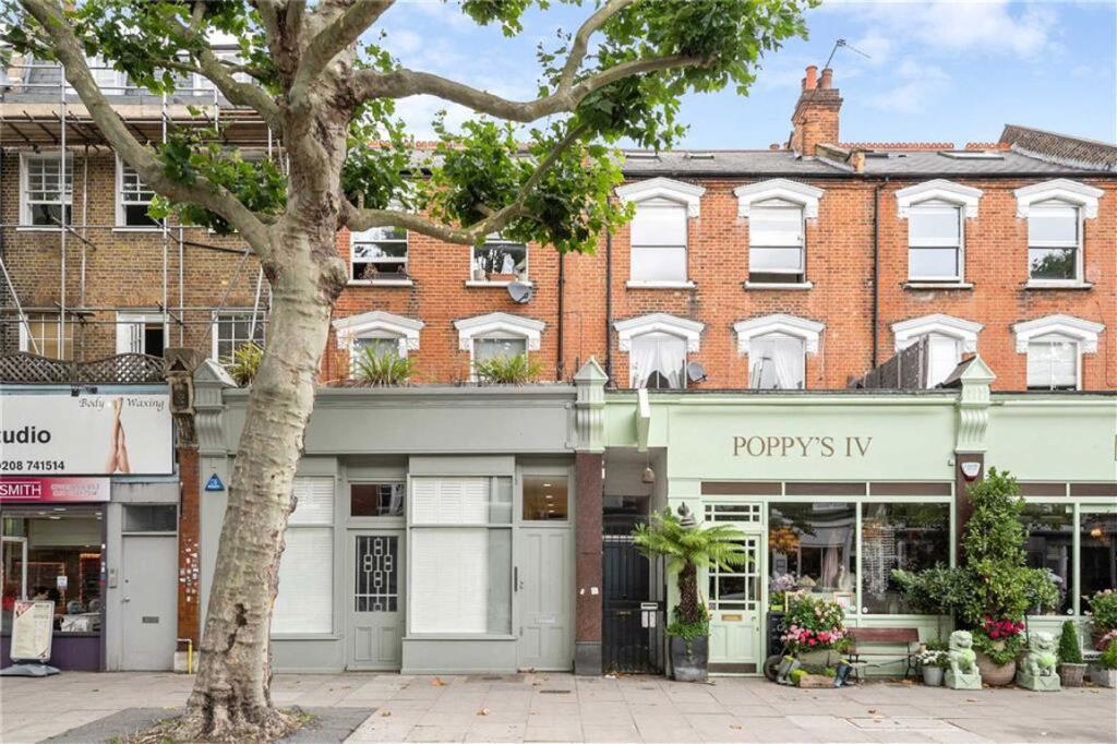 1 bed 1st Floor Flat for rent in Hammersmith. From Marsh & Parsons - Askew Road & Acton