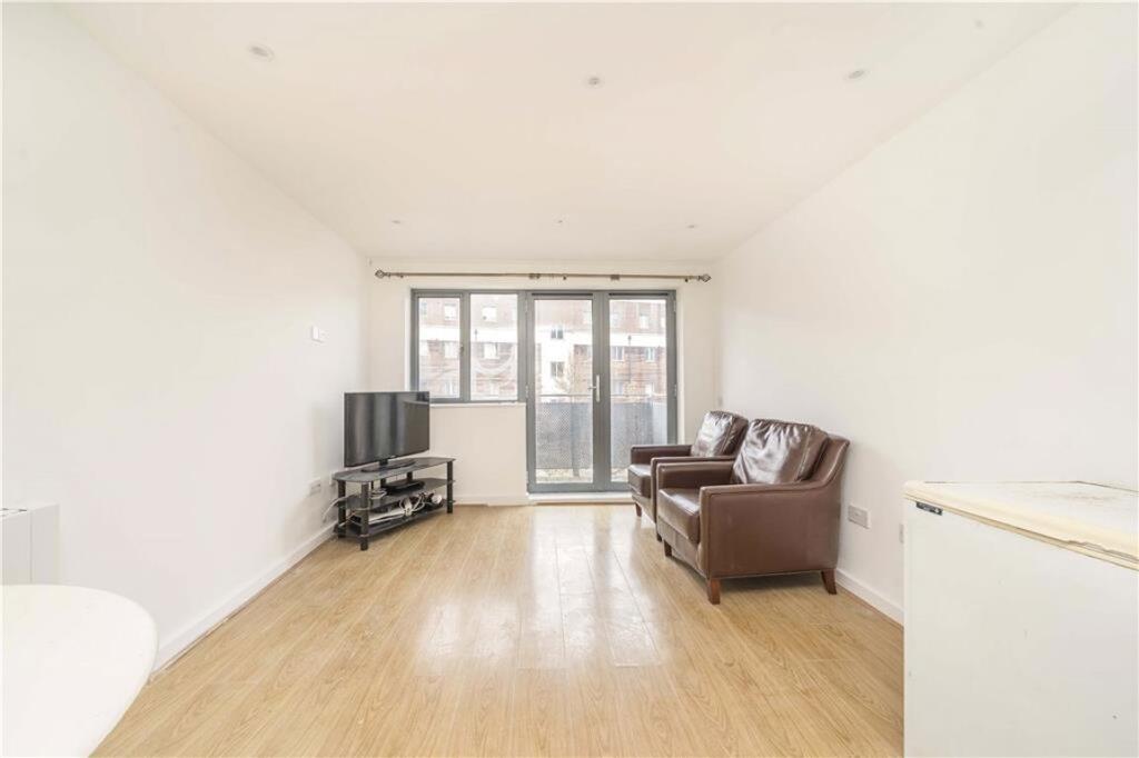 1 bed 1st Floor Flat for rent in London. From Marsh & Parsons - Askew Road & Acton 1 bed 1st Floor Flat for rent in London. From Marsh & Parsons - Askew Road & Acton