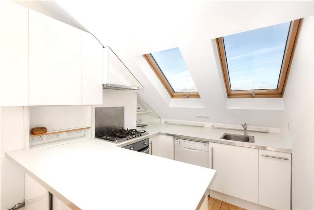 1 bed 1st Floor Flat for rent in Hammersmith. From Marsh & Parsons - Askew Road & Acton 1 bed 1st Floor Flat for rent in Hammersmith. From Marsh & Parsons - Askew Road & Acton