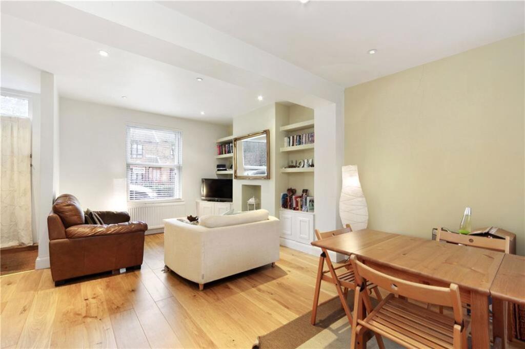 3 bed Mid Terraced House for rent in London. From Marsh & Parsons - Askew Road & Acton
