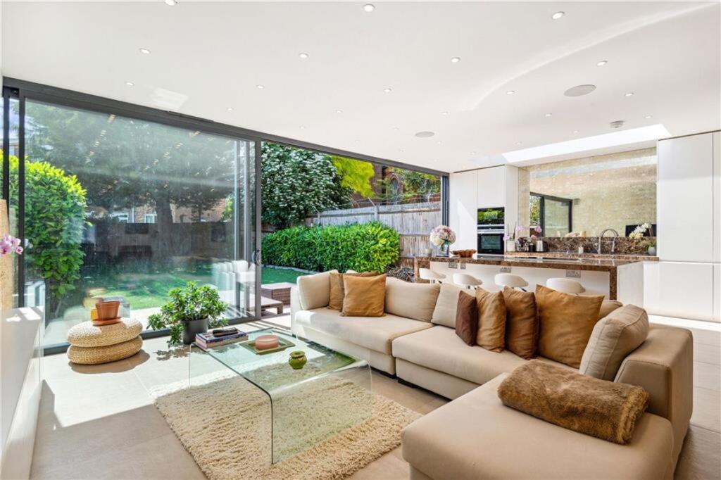5 bed Detached for rent in Acton. From Marsh & Parsons - Askew Road & Acton