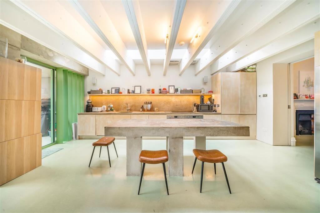 4 bed Detached for rent in Acton. From Marsh & Parsons - Askew Road & Acton