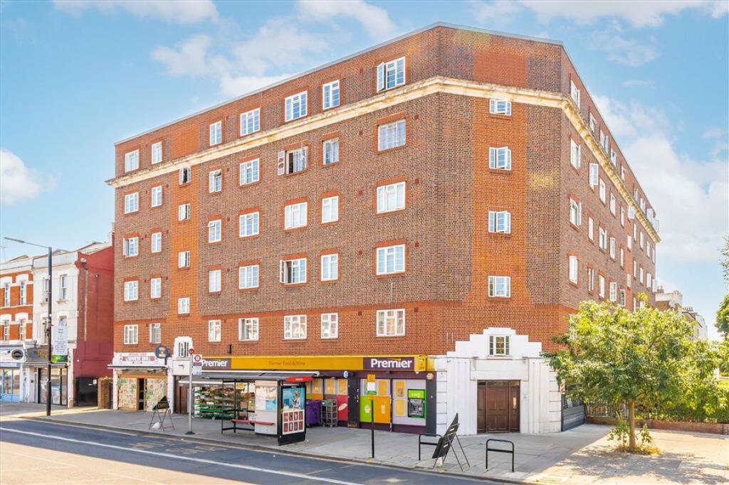 2 bed 1st Floor Flat for rent in Hammersmith. From Marsh & Parsons - Askew Road & Acton 2 bed 1st Floor Flat for rent in Hammersmith. From Marsh & Parsons - Askew Road & Acton