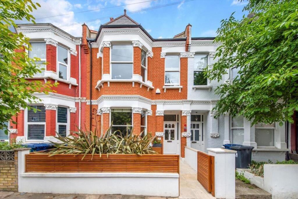 5 bed Mid Terraced House for rent in Acton. From Marsh & Parsons - Askew Road & Acton