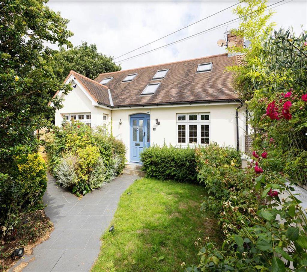 4 bed Bungalow for rent in Acton. From Marsh & Parsons - Askew Road & Acton