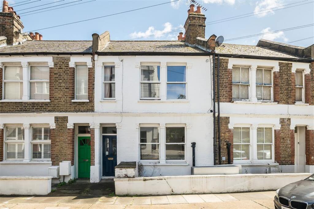 1 bed 1st Floor Flat for rent in London. From Marsh & Parsons - Bishops Park