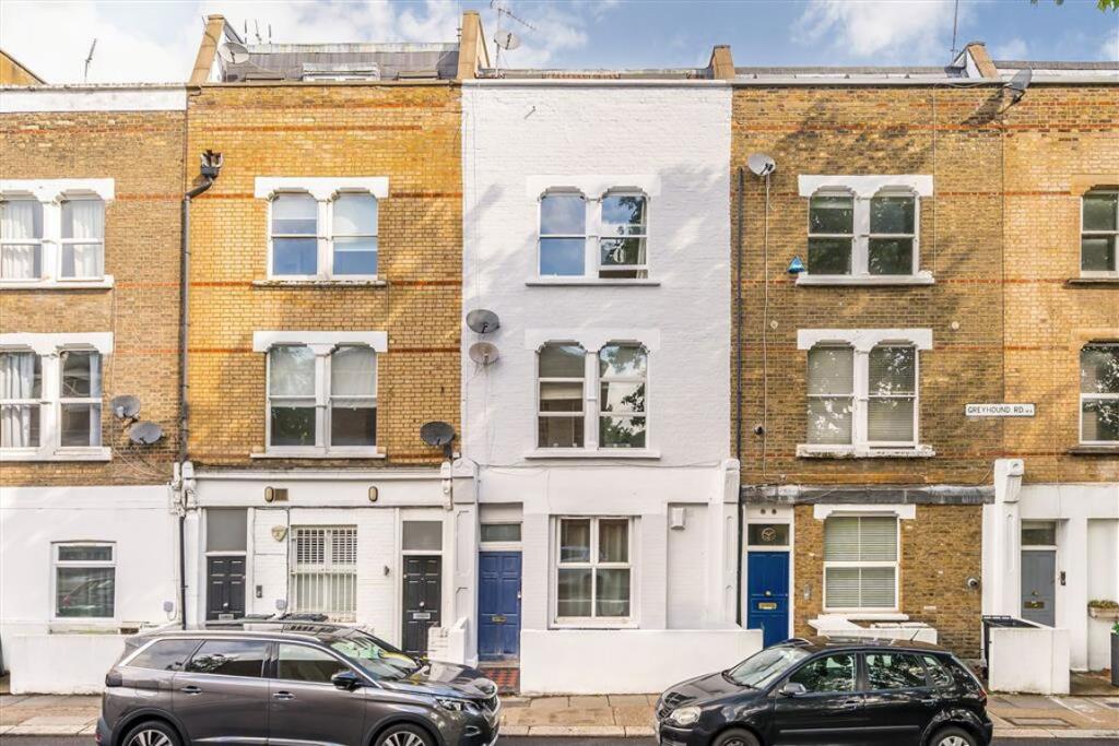 2 bed 1st Floor Flat for rent in Hammersmith. From Marsh & Parsons - Bishops Park