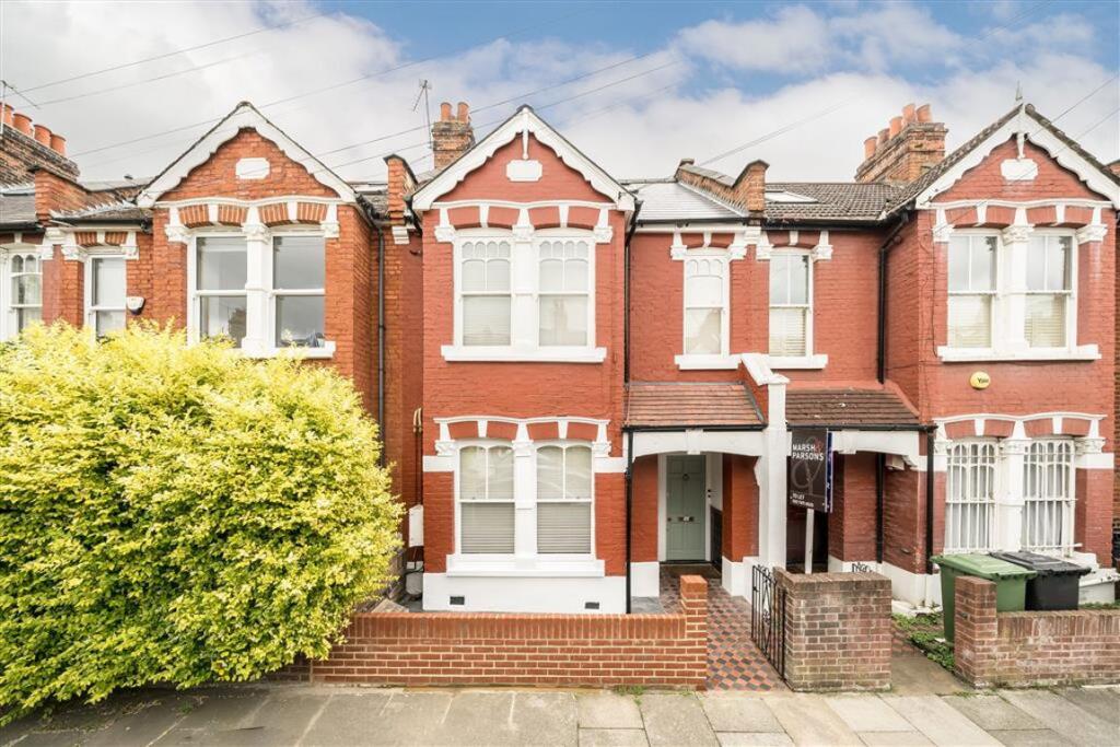 3 bed Annexe for rent in Hammersmith. From Marsh & Parsons - Bishops Park