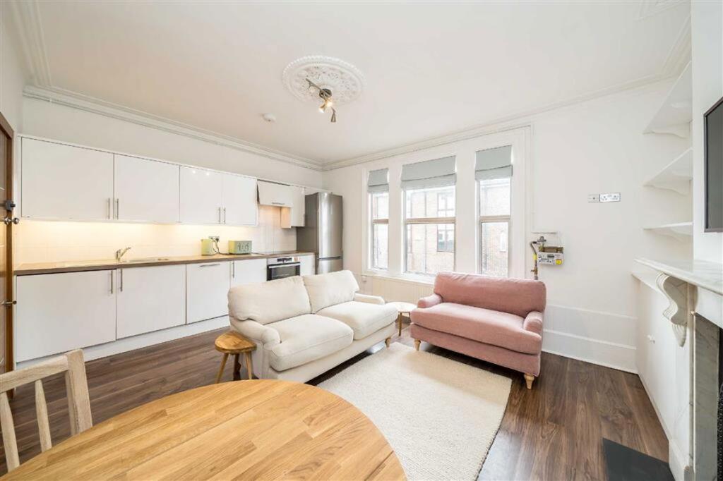 1 bed 1st Floor Flat for rent in Fulham. From Marsh & Parsons - Bishops Park