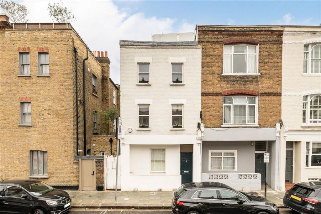 3 bed Mid Terraced House for rent in Fulham. From Marsh & Parsons - Bishops Park