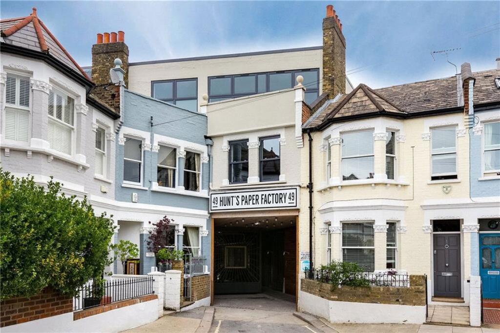 1 bed 1st Floor Flat for rent in Fulham. From Marsh & Parsons - Bishops Park