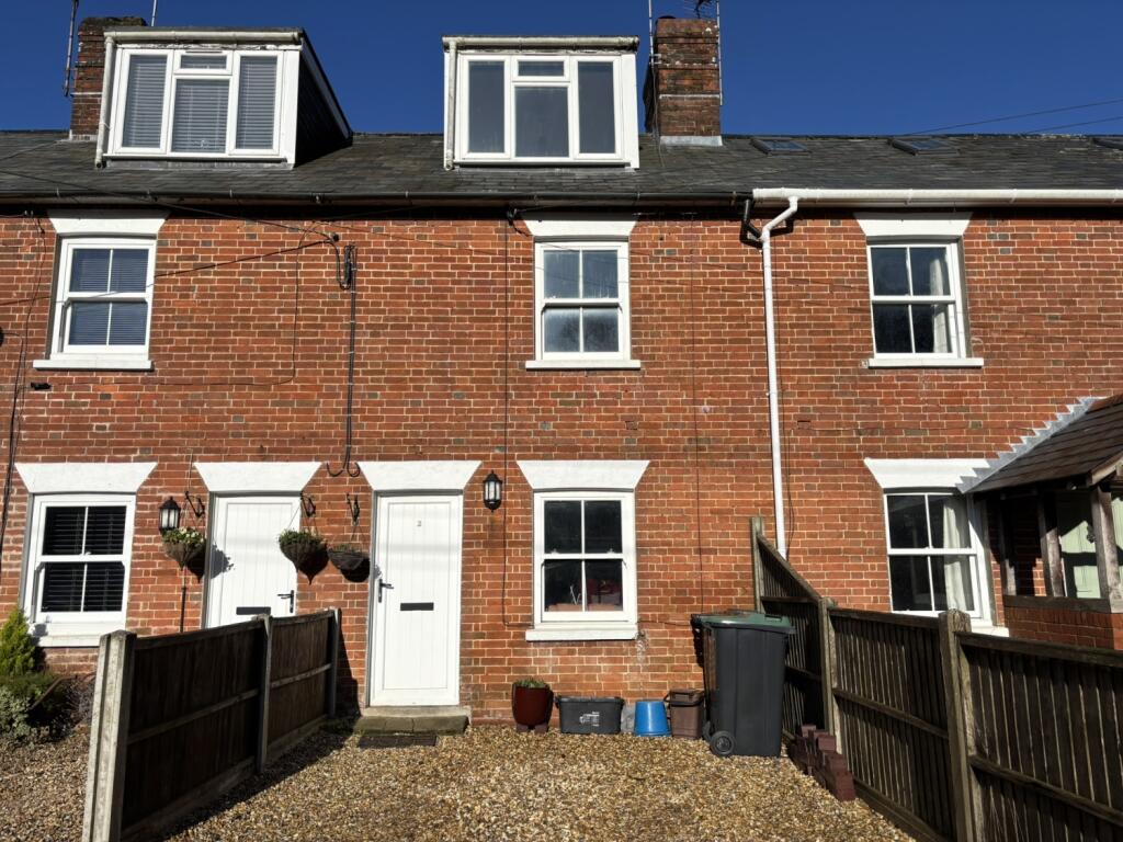 2 bed Mid Terraced House for rent in Ashford. From Woolley & Wallis - Romsey 2 bed Mid Terraced House for rent in Ashford. From Woolley & Wallis - Romsey