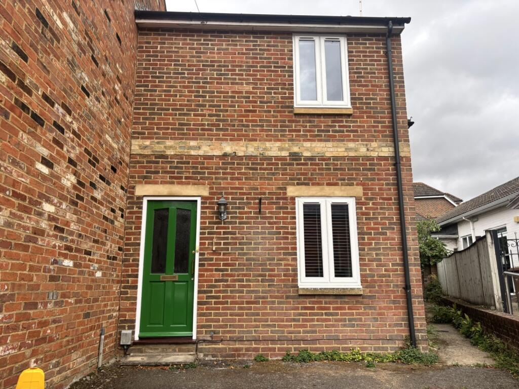 2 bed Semi Detached for rent in Romsey. From Woolley & Wallis - Romsey