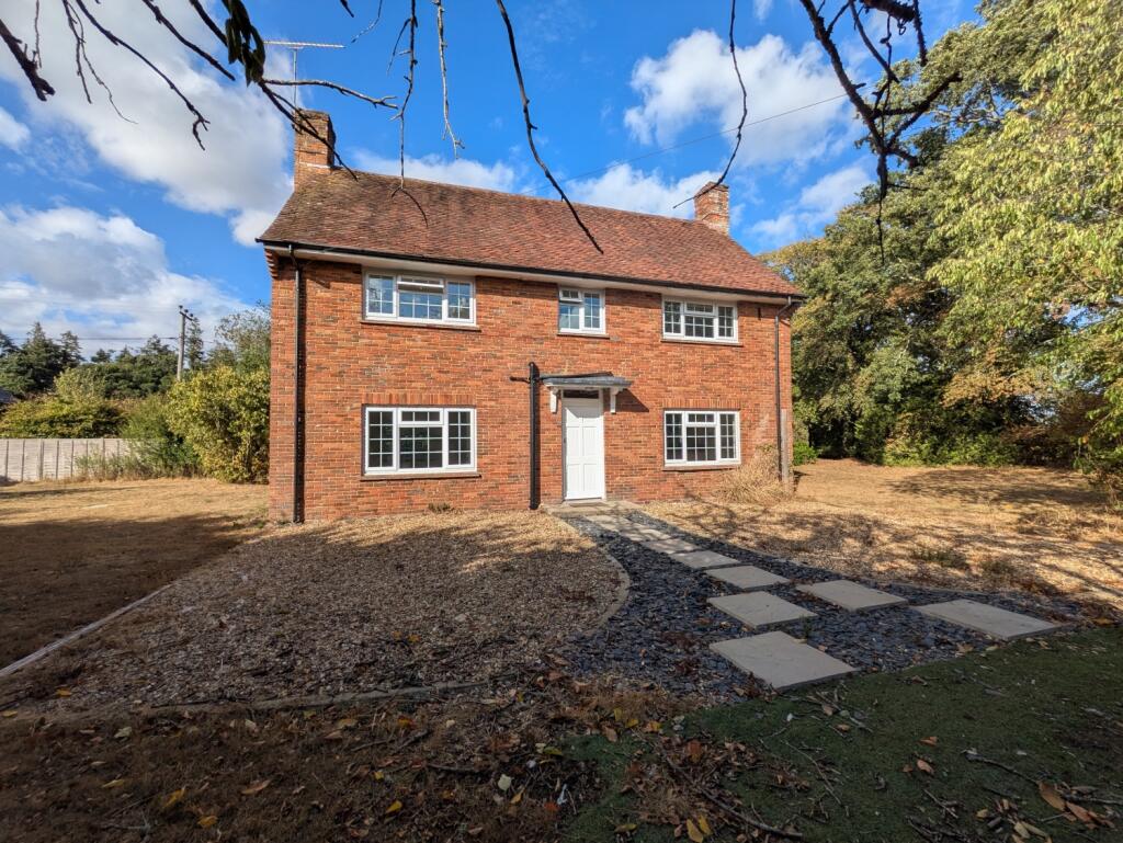 3 bed Detached for rent in Ibsley. From Woolley & Wallis - Salisbury 3 bed Detached for rent in Ibsley. From Woolley & Wallis - Salisbury