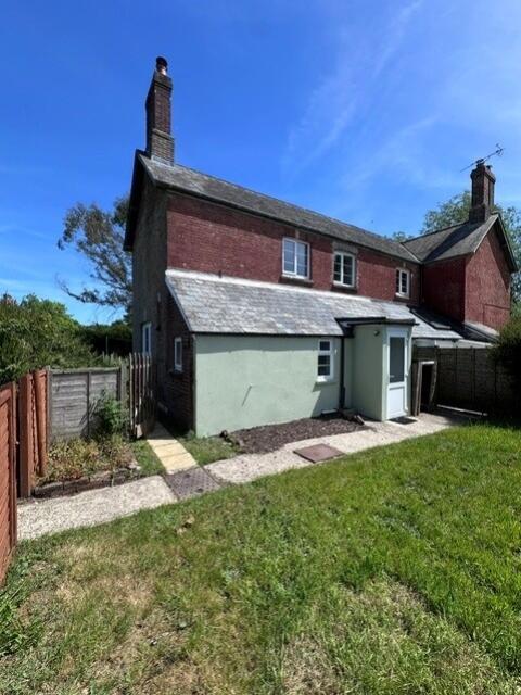 3 bed Mid Terraced House for rent in Dorchester. From Woolley & Wallis - Shaftesbury