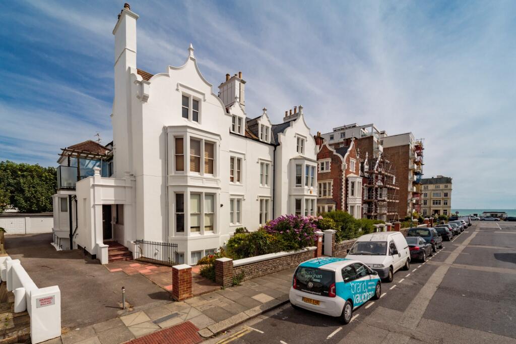 2 bed 1st Floor Flat for rent in Brighton and Hove. From Brand Vaughan - Hove