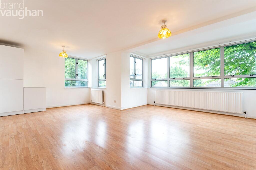3 bed 1st Floor Flat for rent in Brighton and Hove. From Brand Vaughan - Hove