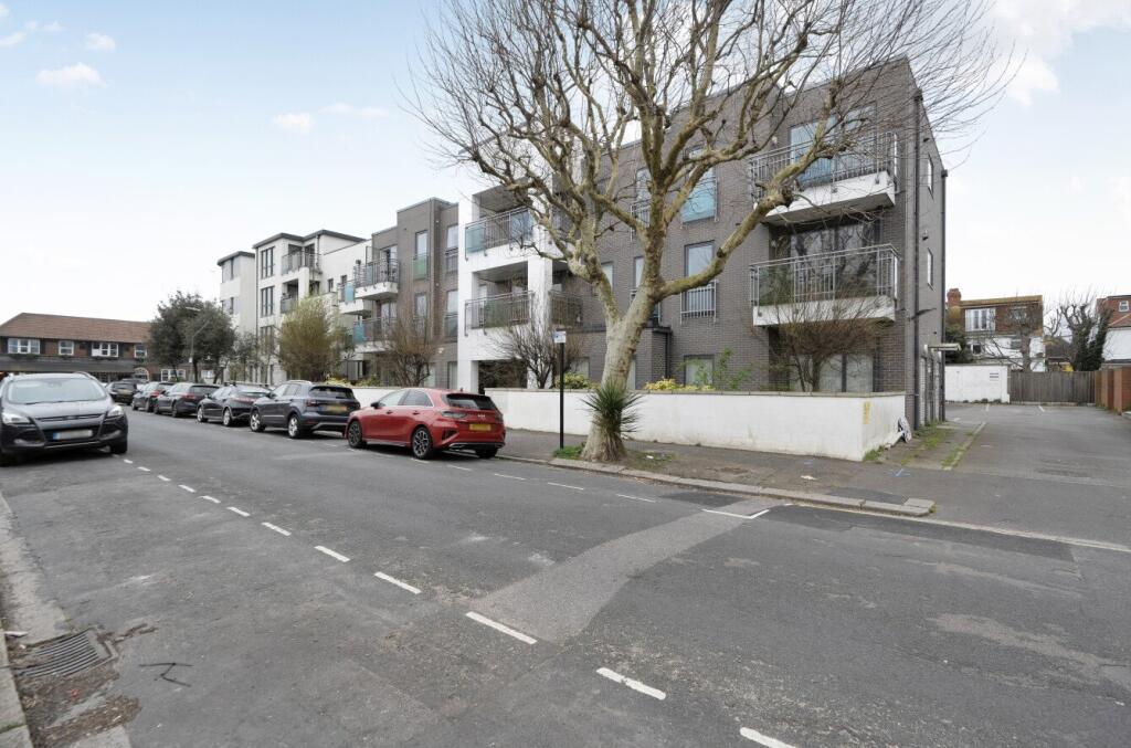 1 bed 1st Floor Flat for rent in Portslade-by-Sea. From Brand Vaughan - Hove