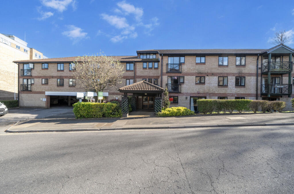 2 bed 1st Floor Flat for rent in Brighton and Hove. From Brand Vaughan - Hove