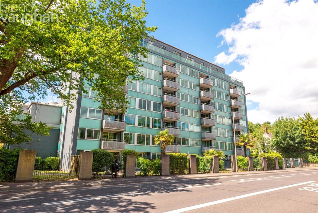 3 bed 1st Floor Flat for rent in Brighton and Hove. From Brand Vaughan - Hove 3 bed 1st Floor Flat for rent in Brighton and Hove. From Brand Vaughan - Hove