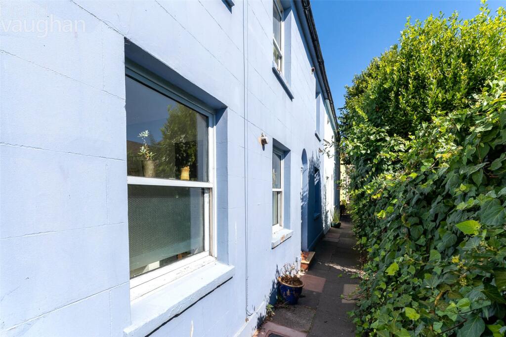 2 bed Detached for rent in Brighton and Hove. From Brand Vaughan - Hove