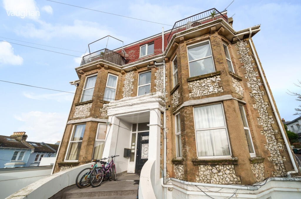 2 bed 1st Floor Flat for rent in Brighton and Hove. From Brand Vaughan - Hove
