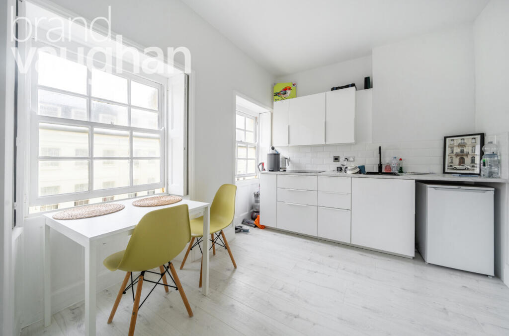 4 bed 1st Floor Flat for rent in Brighton and Hove. From Brand Vaughan - Hove