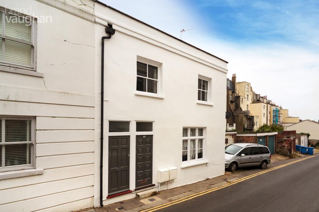 2 bed Mid Terraced House for rent in Brighton and Hove. From Brand Vaughan - Hove