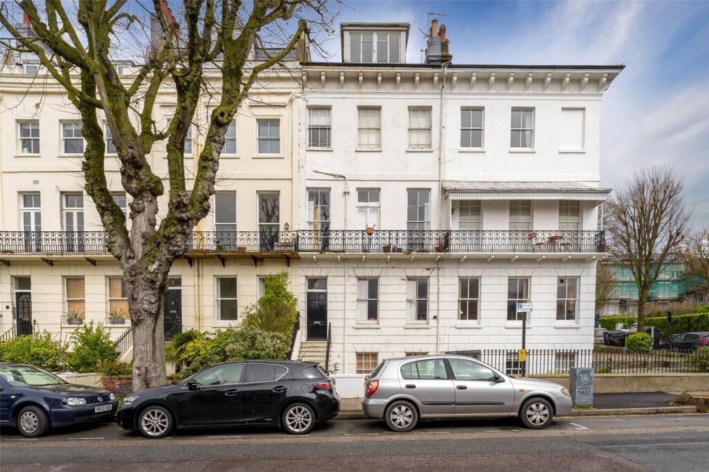 2 bed 1st Floor Flat for rent in Brighton and Hove. From Brand Vaughan - Hove