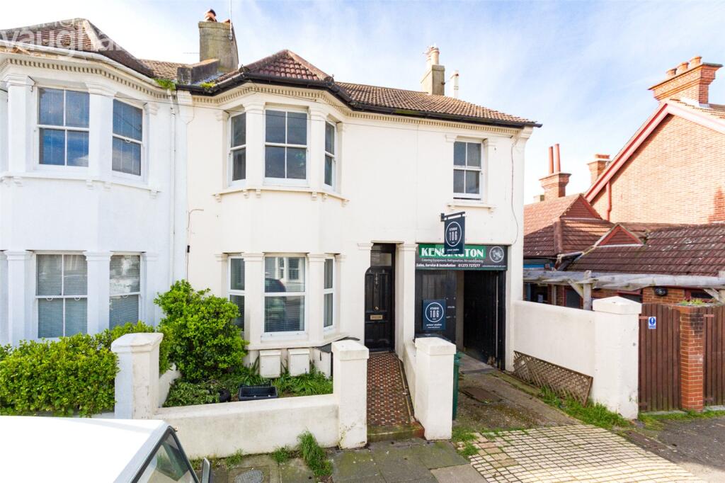 3 bed 1st Floor Flat for rent in Portslade-by-Sea. From Brand Vaughan - Hove 3 bed 1st Floor Flat for rent in Portslade-by-Sea. From Brand Vaughan - Hove