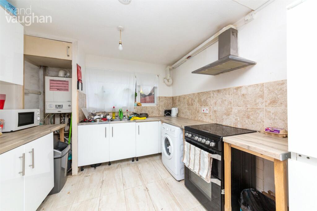 4 bed Semi Detached for rent in Ovingdean. From Brand Vaughan - Student Lettings - Brighton