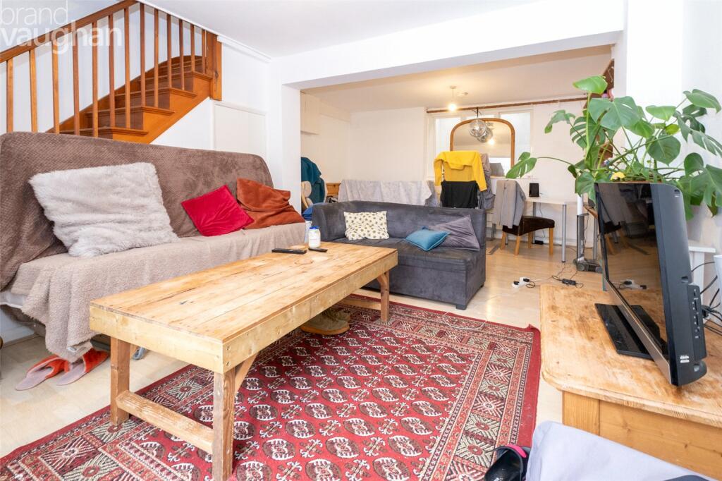 4 bed Mid Terraced House for rent in Brighton and Hove. From Brand Vaughan - Student Lettings - Brighton