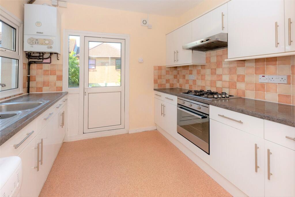 5 bed Mid Terraced House for rent in Ovingdean. From Brand Vaughan - Student Lettings - Brighton