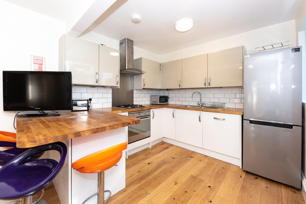 5 bed Mid Terraced House for rent in Brighton and Hove. From Brand Vaughan - Student Lettings - Brighton 5 bed Mid Terraced House for rent in Brighton and Hove. From Brand Vaughan - Student Lettings - Brighton