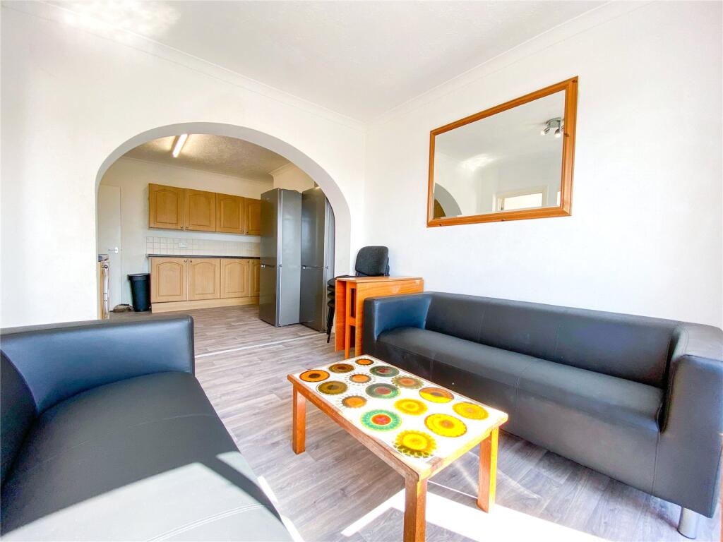 6 bed Semi Detached for rent in Ovingdean. From Brand Vaughan - Student Lettings - Brighton 6 bed Semi Detached for rent in Ovingdean. From Brand Vaughan - Student Lettings - Brighton