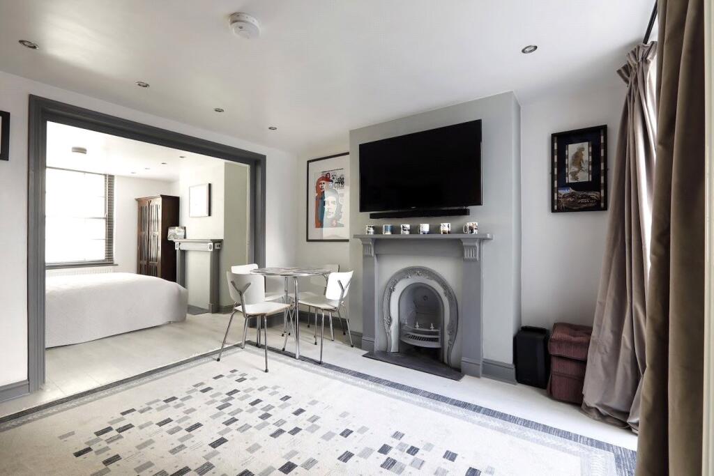 1 bed Mid Terraced House for rent in Brighton and Hove. From Brand Vaughan - Student Lettings - Brighton