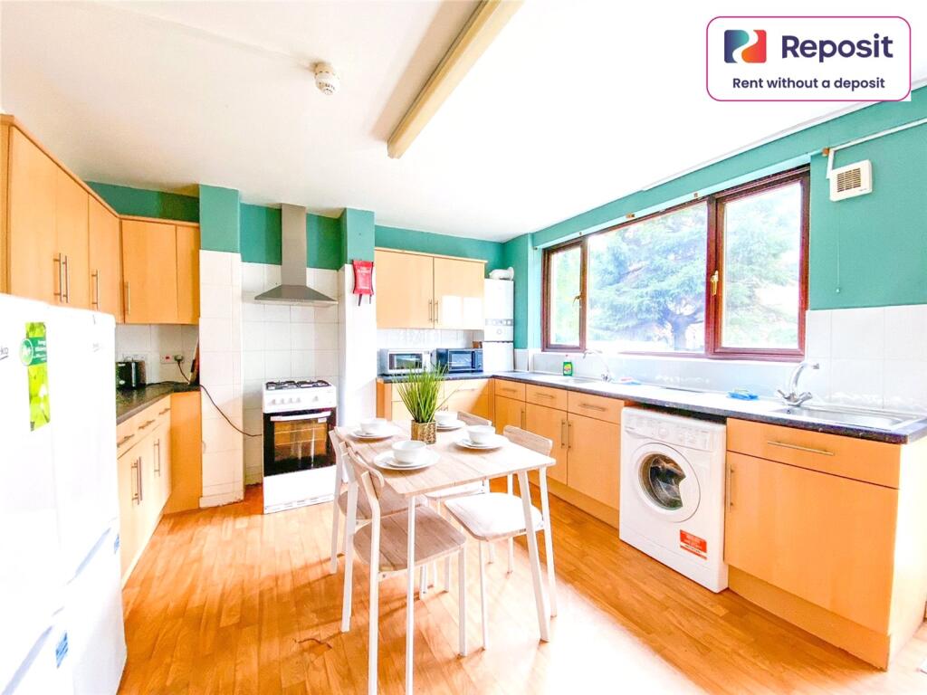 7 bed Mid Terraced House for rent in Brighton and Hove. From Brand Vaughan - Student Lettings - Brighton