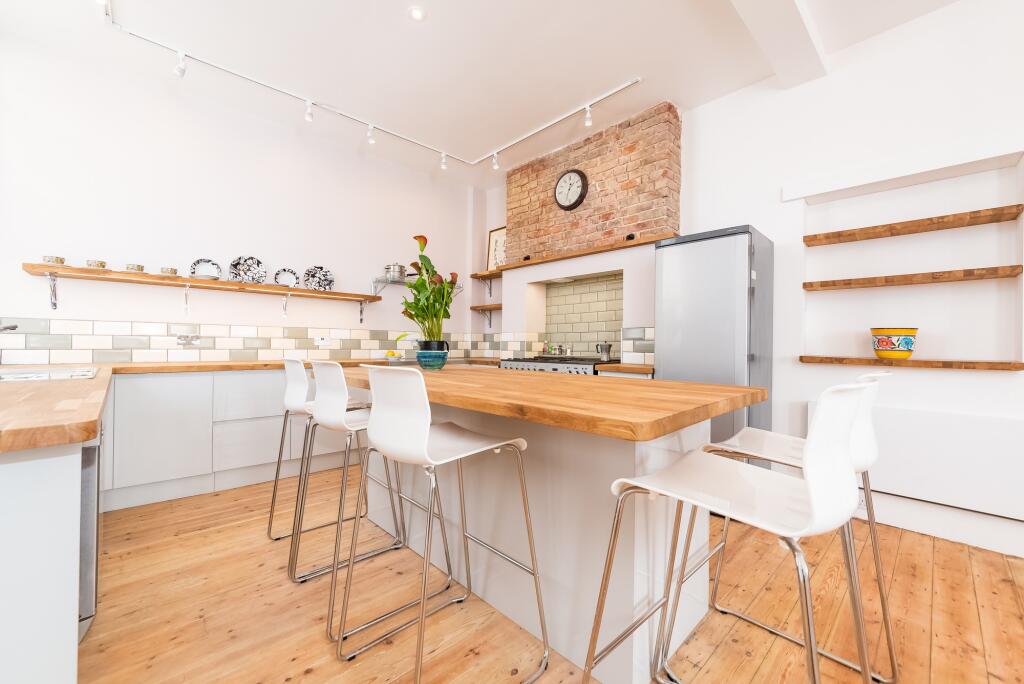 4 bed Mid Terraced House for rent in Ovingdean. From Brand Vaughan - Student Lettings - Brighton 4 bed Mid Terraced House for rent in Ovingdean. From Brand Vaughan - Student Lettings - Brighton