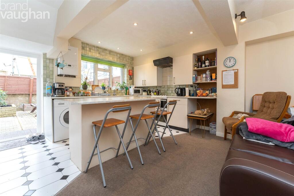 4 bed Mid Terraced House for rent in Ovingdean. From Brand Vaughan - Student Lettings - Brighton