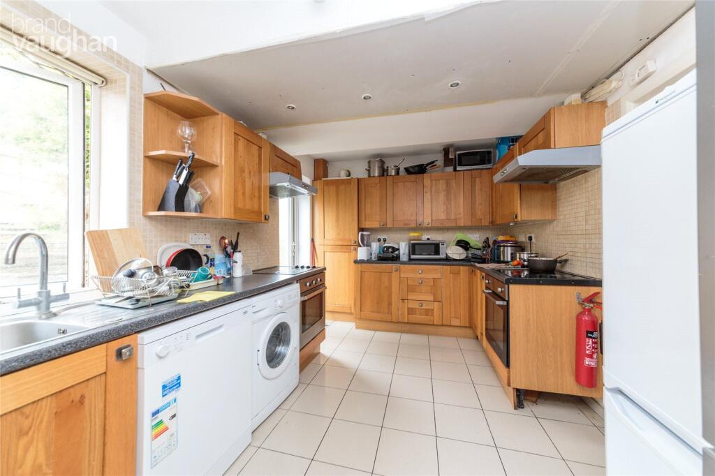 5 bed Semi Detached for rent in Ovingdean. From Brand Vaughan - Student Lettings - Brighton