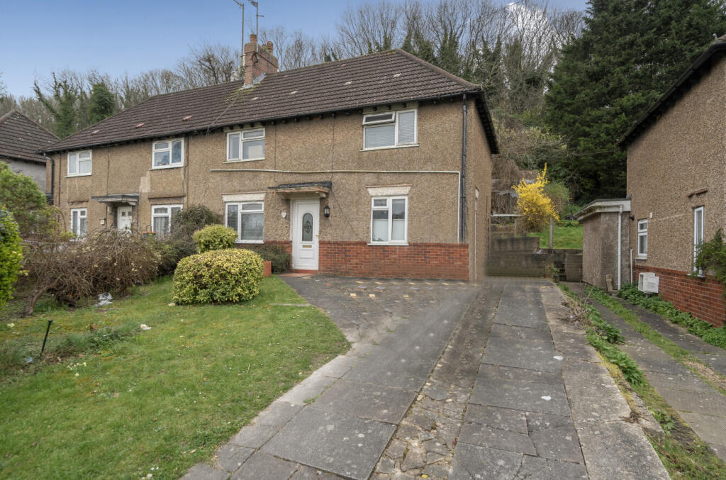 5 bed Semi Detached for rent in Ovingdean. From Brand Vaughan - Student Lettings - Brighton