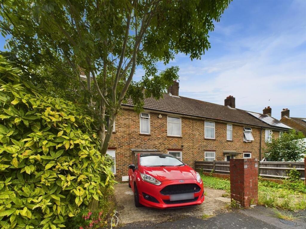 4 bed Mid Terraced House for rent in Falmer. From Brand Vaughan - Student Lettings - Brighton