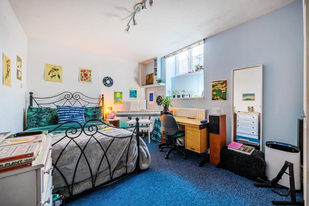 4 bed Mid Terraced House for rent in Ovingdean. From Brand Vaughan - Student Lettings - Brighton