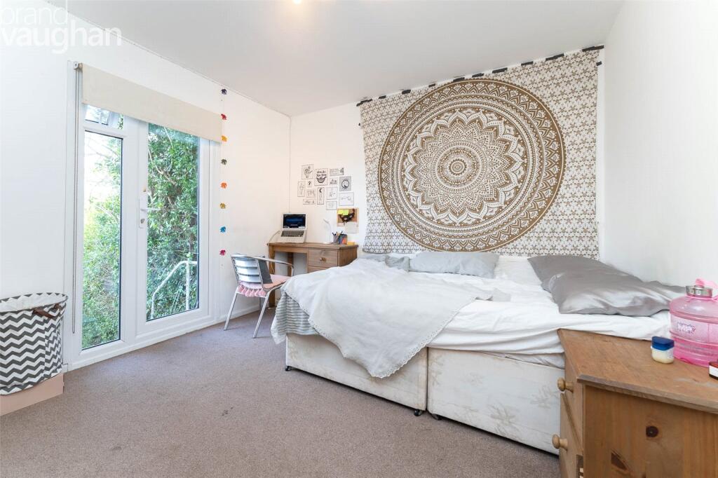 5 bed Semi Detached for rent in Ovingdean. From Brand Vaughan - Student Lettings - Brighton
