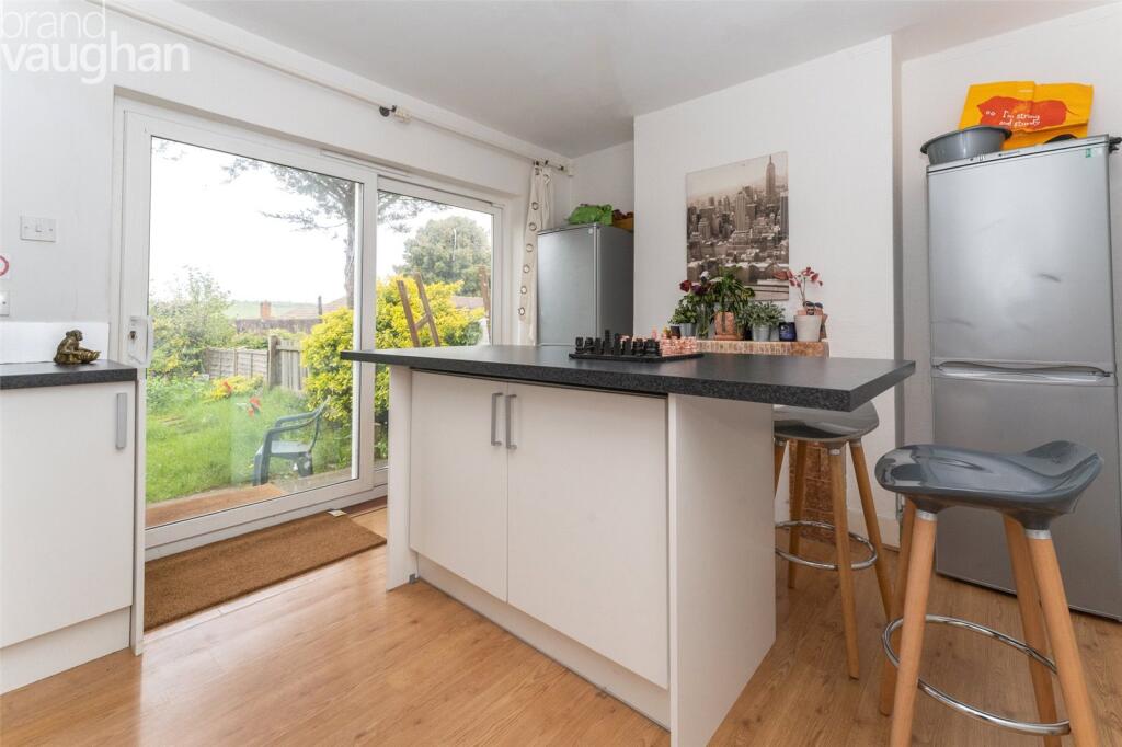 5 bed Mid Terraced House for rent in Ovingdean. From Brand Vaughan - Student Lettings - Brighton