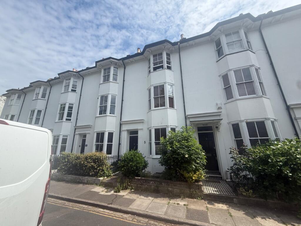 5 bed Mid Terraced House for rent in Brighton and Hove. From Brand Vaughan - Student Lettings - Brighton 5 bed Mid Terraced House for rent in Brighton and Hove. From Brand Vaughan - Student Lettings - Brighton