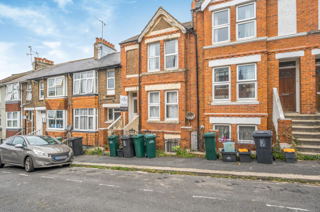 5 bed Mid Terraced House for rent in Ovingdean. From Brand Vaughan - Student Lettings - Brighton 5 bed Mid Terraced House for rent in Ovingdean. From Brand Vaughan - Student Lettings - Brighton