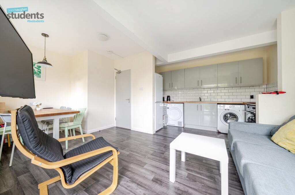 4 bed Semi Detached for rent in Falmer. From Brand Vaughan - Student Lettings - Brighton 4 bed Semi Detached for rent in Falmer. From Brand Vaughan - Student Lettings - Brighton