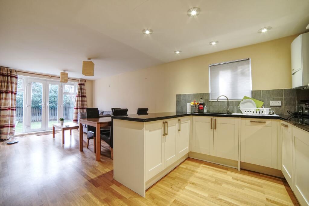 2 bed 1st Floor Flat for rent in London. From Daniel Cobb - London Bridge 2 bed 1st Floor Flat for rent in London. From Daniel Cobb - London Bridge