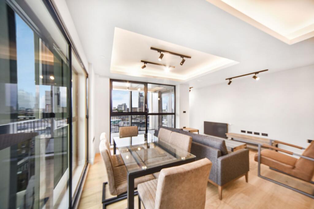 3 bed 1st Floor Flat for rent in London. From Daniel Cobb - London Bridge